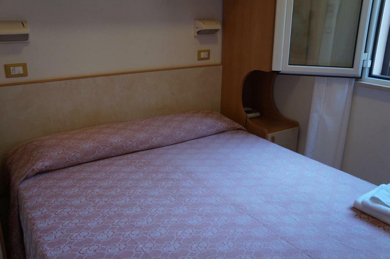 Hotel Calipso リド・デッリ・エステンシ エクステリア 写真